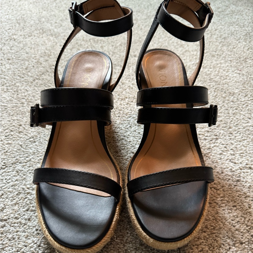 Vionic Sabina sandals
